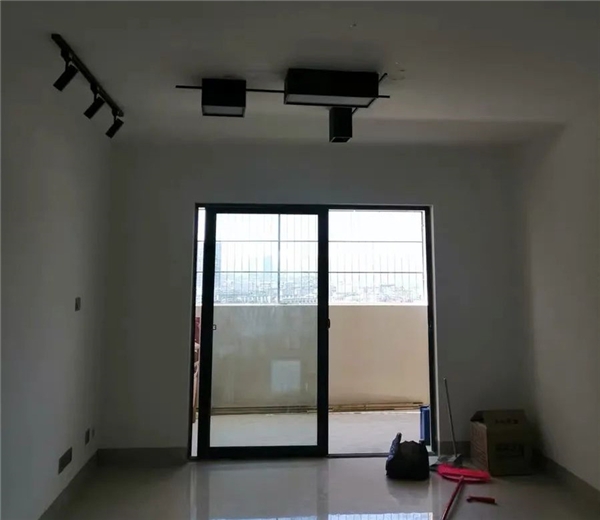 三雄極光在線打假！這些假無主燈設(shè)計不能忍！