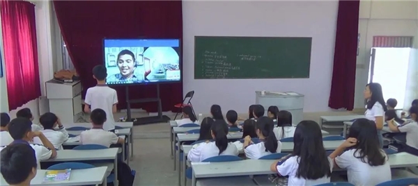 阿卡索“雙師課堂”走進400+學(xué)校，讓孩子們擁有對話世界的能力