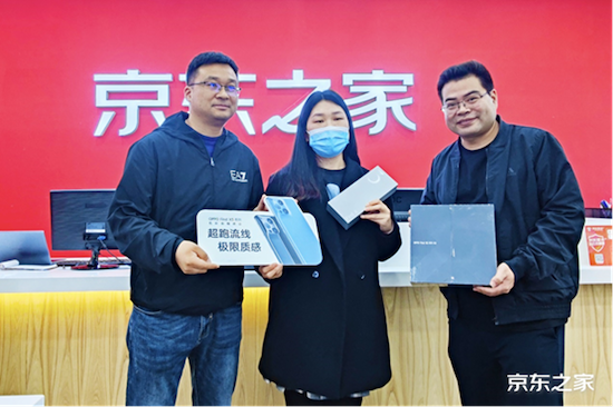 OPPO Find X3新品亮相京東之家，OPPO中華區(qū)總裁現(xiàn)身體驗新場景