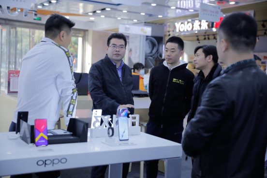 蘇寧、國(guó)美、京東之家門店排隊(duì)搶購(gòu) OPPO Find X3系列首銷火爆