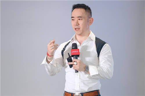 大自然地板成功舉辦品牌嘉年華，2021淡色輕染新品正式發(fā)布