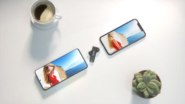 西部數(shù)據(jù)旗下閃迪品牌，以2合1閃存盤助力iphone和USB TYPE-CTM設(shè)備間的無縫傳輸