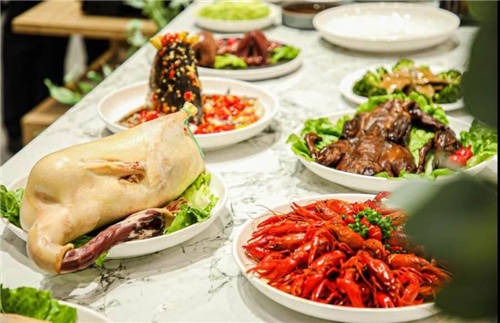 是廚房？不，還有16道大師菜！海爾食聯(lián)網(wǎng)AWE展生態(tài)成果