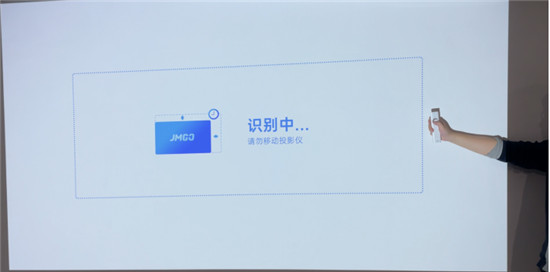 家用投影儀選哪個(gè)？實(shí)測(cè)極米H3S和堅(jiān)果J10