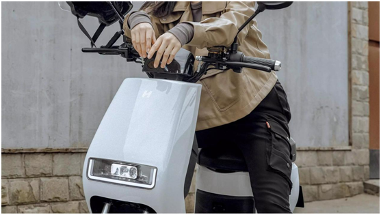以“超聯(lián)網(wǎng)車機系統(tǒng)”入局，哈啰電動車開辟新賽道超車！