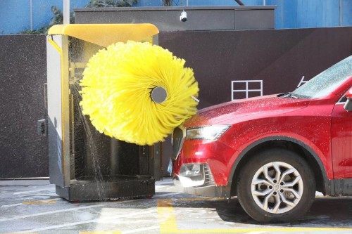 汽車超人杭州店投放智能洗車機器人，為消費者帶來全新服務(wù)體驗