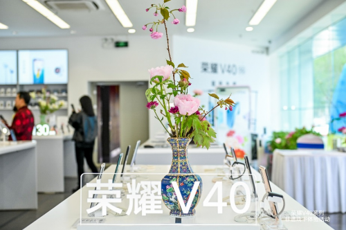 探尋遺失的中國(guó)色走進(jìn)洛陽(yáng) 榮耀V40系列還原千年非遺真彩
