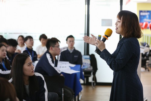 補位家庭教育，作業(yè)幫開啟輔導老師家庭陪伴之旅
