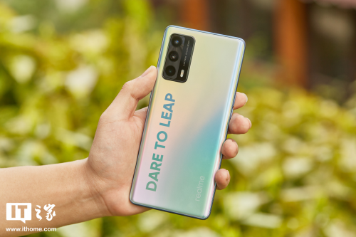 realme真我X7 Pro至尊版再成爆款：性能越級，價格降維