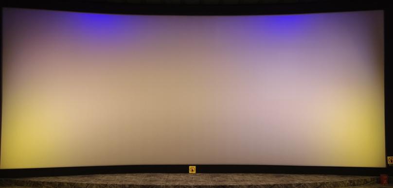 雙機(jī)激光放映+24米超大銀幕，霸氣登錄