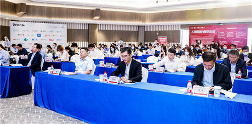 雅量商業(yè)智能電子桌牌上市，開啟無(wú)紙化智能辦公新時(shí)代