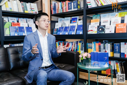 知名心理學(xué)作家盧熠翎：真正的成年人，都超越了原生家庭的束縛