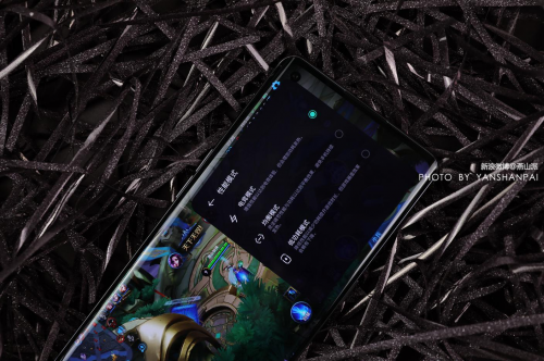 真我X7 Pro至尊版評測，2500元內(nèi)唯一曲面屏5G手機香不香？
