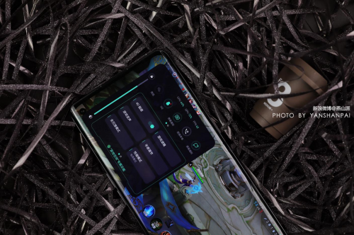 真我X7 Pro至尊版評測，2500元內(nèi)唯一曲面屏5G手機香不香？