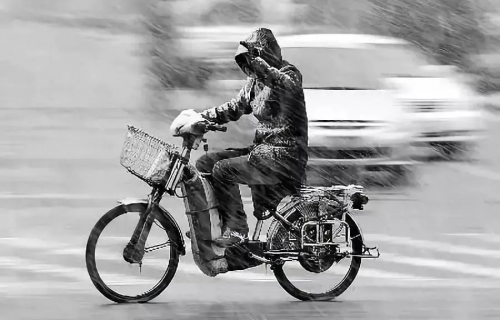 冬季電動(dòng)車?yán)m(xù)航少？愛瑪電動(dòng)車“引擎MAX”讓你騎更遠(yuǎn)不怕沒電！