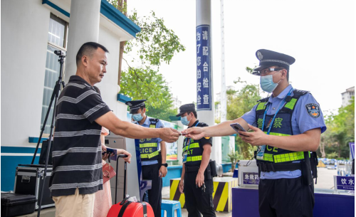 移動5G+亮亮AR眼鏡助力“科技興警” ，攜手共建5G智慧新警務(wù)