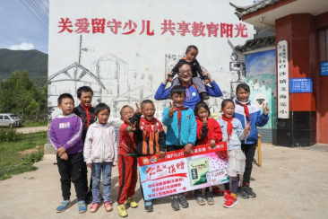 “科技+農(nóng)戶+企業(yè)”，廣藥集團(tuán)板藍(lán)根公益關(guān)愛不停歇