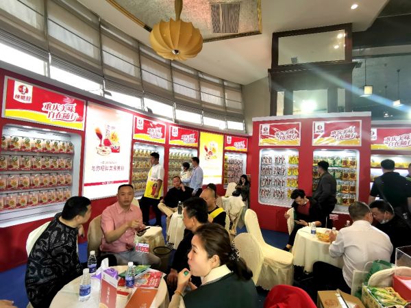 辣媳婦攜十余新品亮相糖酒會(huì)，招商加盟人氣火爆