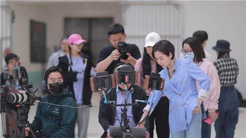 靈魂有香氣的女子李筱懿入局中視頻，聚焦女性成長話題