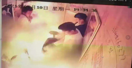 意外，痛心！電動(dòng)車電梯內(nèi)7秒起火！
