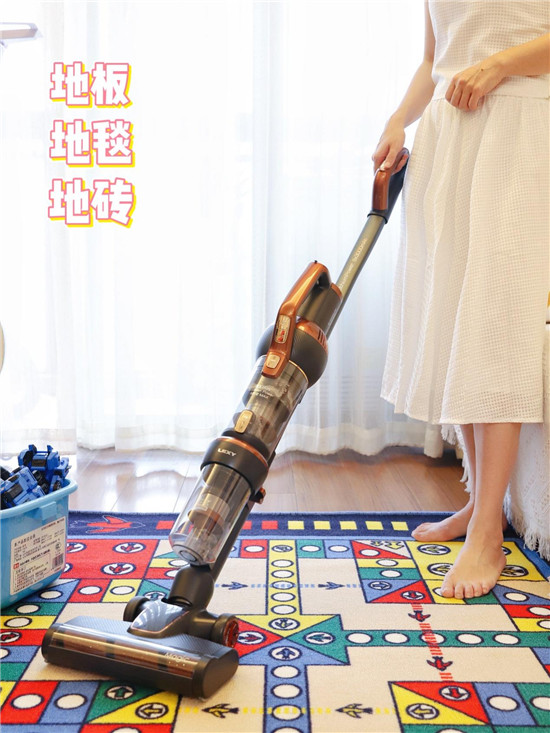 550W無刷數(shù)碼電機(jī)加持，萊克立式吸塵器，讓清潔更加方便