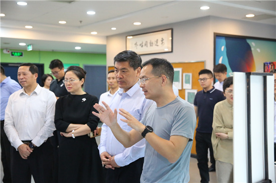 羅強調(diào)研成都體育產(chǎn)業(yè)，咕咚加速創(chuàng)新釋放體育發(fā)展新動能