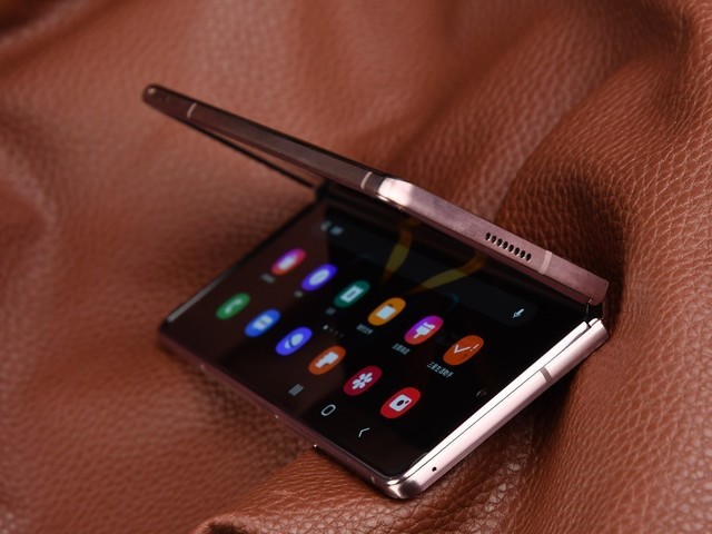折疊屏手機體驗如何？三星Galaxy Z Fold2 5G讓我有了新的認識