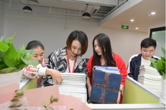 新職業(yè)故事：作業(yè)幫三個(gè)95后輔導(dǎo)老師在成都
