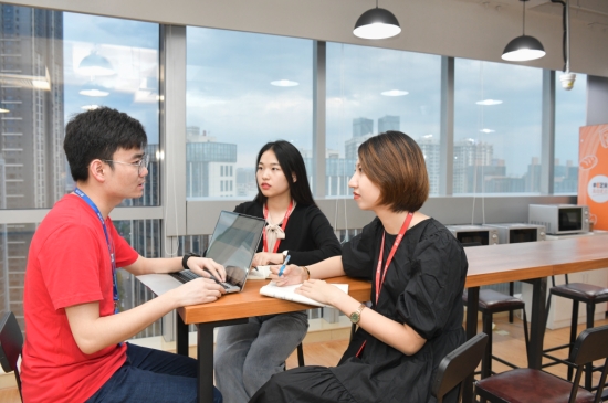 新職業(yè)故事：作業(yè)幫三個(gè)95后輔導(dǎo)老師在成都