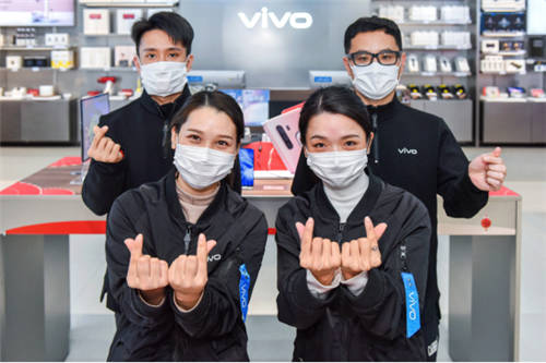 iQOO一代電池安心換僅69元！售后服務(wù)堪稱行業(yè)標(biāo)桿