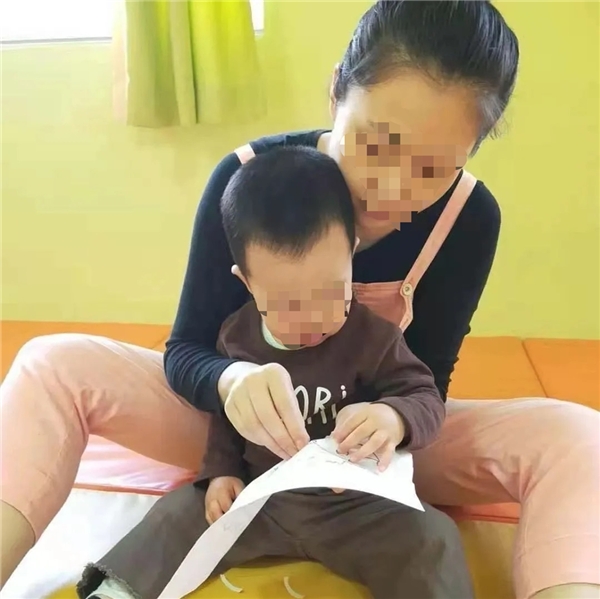 遼寧31歲母親患白血病，獨(dú)子年僅4歲，為活命發(fā)起水滴籌