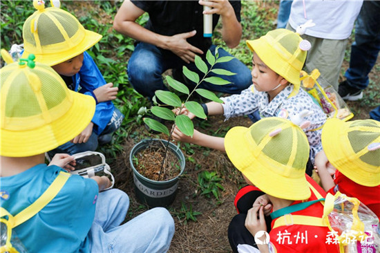 讓教育更有意義！大力智能把課堂搬進(jìn)了大自然