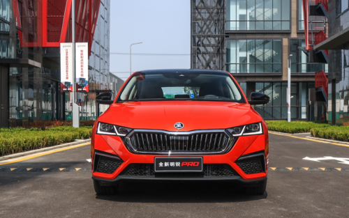 15萬左右的緊湊型車，斯柯達(dá)明銳pro和日產(chǎn)軒逸2021款哪個好？