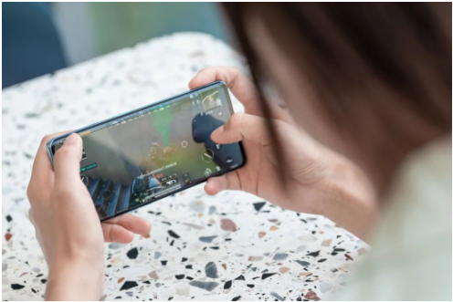出道即巔峰！OPPO Reno6系列上線，斬獲全價(jià)位段雙冠軍