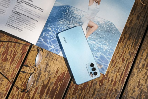 論顏值從來沒輸過，OPPO Reno6外觀亮眼，夏日晴海配色絕了