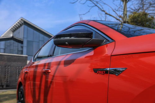 15萬左右的緊湊型車 14代日產(chǎn)軒逸 VS斯柯達明銳pro，結(jié)果如何？