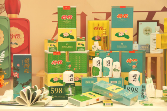 荷花酒受邀出席凱迪拉克優(yōu)惠盛典活動(dòng)，為消費(fèi)者送上福利狂歡