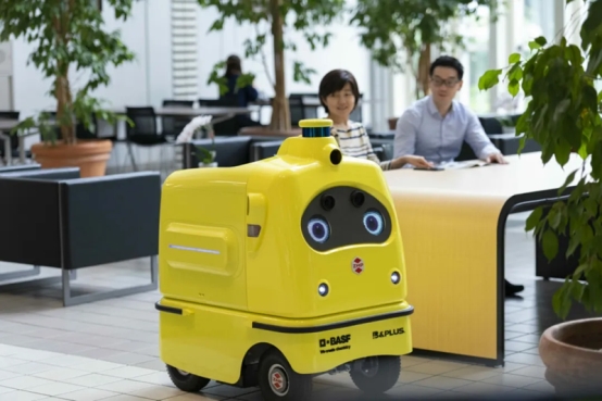巴斯夫研發(fā)MobiPOWER無線充電機器人，高性能塑料打造，安全節(jié)能