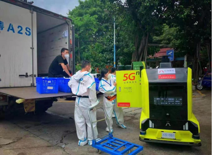 同心抗疫 共撐廣州 行深智能無人車隊助力封控區(qū)物資配送