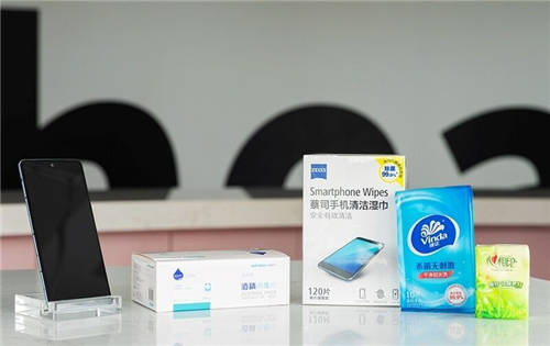 為何蔡司手機清潔濕巾能成為手機屏幕清潔的最優(yōu)解