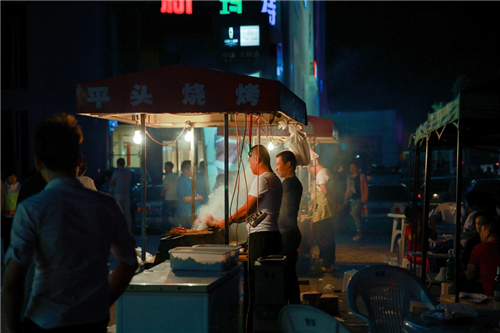 繁榮城市夜經(jīng)濟，如何打通“最后一公里”？