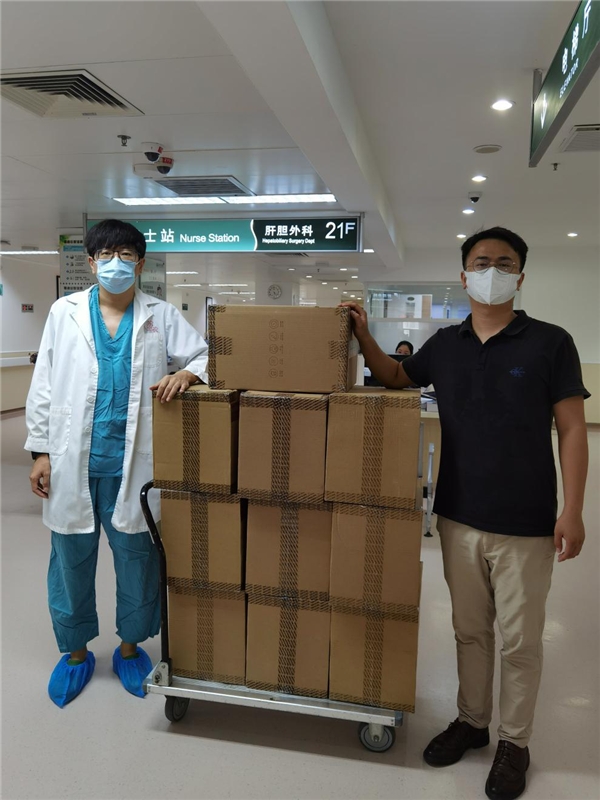 拓牛向深圳市人民醫(yī)院捐贈智能垃圾桶，讓醫(yī)院垃圾處理更安全
