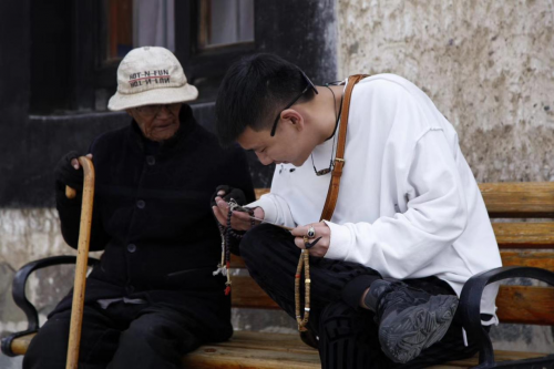 逃離上海到拉薩，96年小伙在微拍堂年入千萬(wàn)