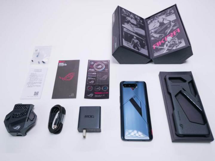 ROG游戲手機(jī)5S Pro上手實測，驍龍888 Plus跑分95萬刷新魯大師記錄！
