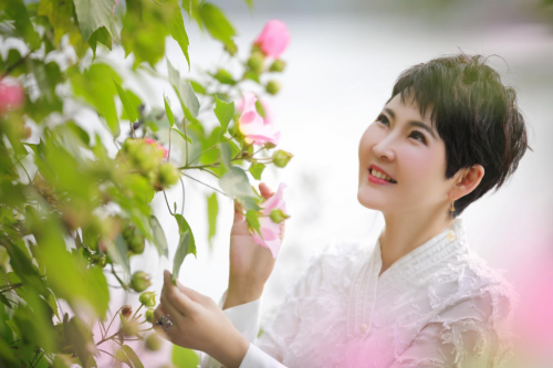 知名個(gè)人成長作家張德芬：向內(nèi)探索，看清情緒的真相