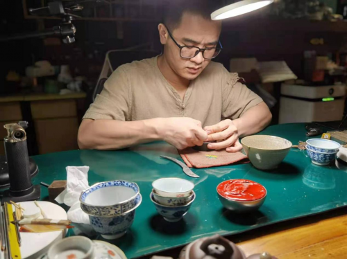 助力非遺傳承 鋸瓷匠人微拍堂開店年入百萬(wàn)