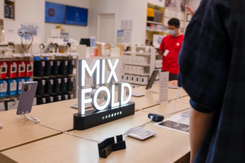 夯實(shí)高端市場 小米Q2業(yè)績超預(yù)期！小米MIX FOLD折疊屏高端之路大圓滿