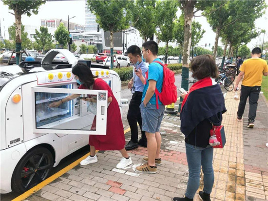 新石器無(wú)人車(chē)，余恩源的移動(dòng)新零售和“到車(chē)模式”