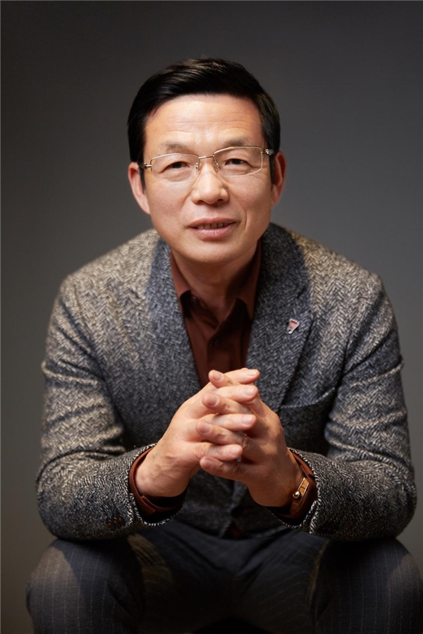 在時尚與另類之間，做一件平衡的好衣服