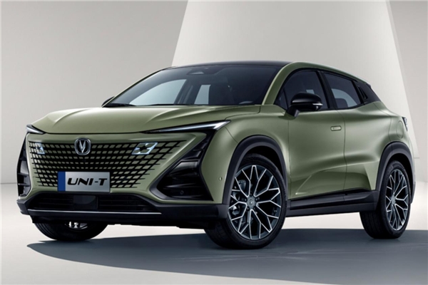 新款長安UNI-T來襲，這輛長安汽車還帶人臉識別？